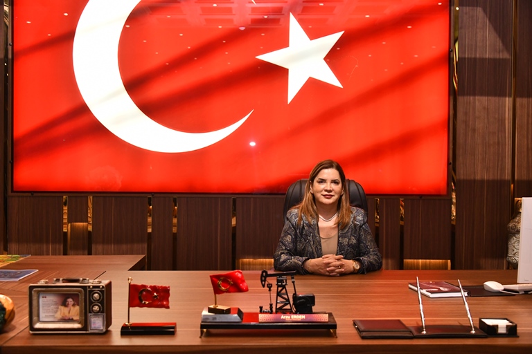 Arzu Erdem :  Medya Ve  Dünyasnda  Fark Yaratarak Hem Örnek Oldu Hem De Güçlü Kadn majn Temsil Etti